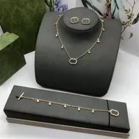 2023 Collar de moda Dise￱ador Joyas Iniciales de lujo Collar colgante Collar de oro Parring de diamantes para mujeres Perrilete de perlas 2211103d8