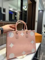 ONTHEGO MM Tote Bag with Monograms Debossing Grained Leather Women Crossbody Laptop Bags On The Go Shoulder Handbag Carryall M21575 M46286 M45494 M45495 M45982 Pink