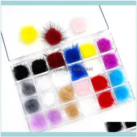 Salon de manucure Health Beautynail Art Decorations 24pcs Bo￮te magn￩tique d￩tachable Ball Fluffy Charm 2 7cm Pompy Pompoms for Fashion Polis266p