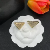 Personality triangle high-quality stud earrings women&#039;s new design full of diamond triangle earrings niche design light luxury personality earrings