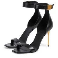 Derni￨re mode M￩tallique M￩tallique High Heel Sandals Chaussures 10 cm Femmes Watchband Decoration Gold Stiletto Dress Chaussures Luxury Designer en cuir Solte de cheville
