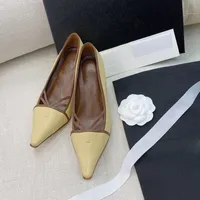 Lambskin Womens Dress Shoes Shiletto Height 8cm Slip-on Sandals مدبب أصابع قدمية أنيقة مضخات حذاء زفاف كلاسيكيات كلاسيكية بيج.