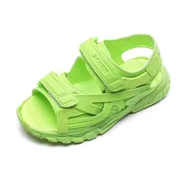 Sandaler barn sandaler 2022 sommar nya pojkar och flickor mode godis färg strandskor baby mjuka botten sandaler skor r230220