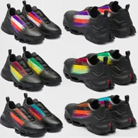 2023 Yeni Spor ve Eğlence Ayakkabıları Erkek Kadınlar Gökkuşağı Stripe Baskılı Spor Sabahları Tasarımcı Sıradan Ayakkabı Pret-a-Porter Yeni Yüksek Derecesi Deri Platform Karışık Renk Ayakkabıları