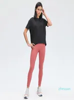 L56 Round Neck T Shirts Lady Yoga الزي ألوان صلبة للسيدات الرياضة قمم اللياقة اللطيفة قميص ناعم مريح مناسبًا أعلى ملابس غير رسمية 7805080
