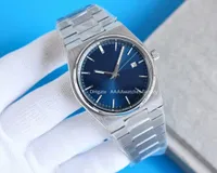Designer observa o novo mostrador claro azul claro do casal T137 e a tira de aço fino clássica e o elegante movimento de 40 mm de quartzo relógio Montre Homme Wristwatch