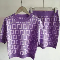 Pantalones de dos piezas Sets Summer Letras llenas de alivio Rosa y color púrpura Camiseta y pantalones cortos Diseñador de lujo TEE Fashion Street 2 piezas FF11