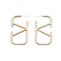 18K 골드 도금 디자이너 여성 브랜드 디저너 레터 귀 스터드 여성 금속 기하학적 귀걸이 웨딩 파티 JEARLRY 액세서리
