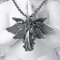 Anneaux clés Collier de pendentif ange ailé en titane vintage pour femme Tendro Retro Silver Color Luxury Aesthetics Couple New in Jewely