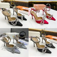 2023 Designer Klänningsskor med Box Mach 100 Silk Satin Double Bow Crystal Pumps Luxury High Heels Reflektivera kvinnor Bröllop Sandal Fashion Womens Party Slipper