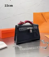 Womens 2022TOP Bags Branded Handbags High Quality Crocodile Pattern One-shoulder Diagonal Bags Baroque Style Design Pearl Metal Buckle Fashion Retro Versatile