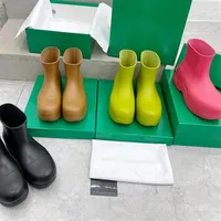 مصمم العلامة التجارية Rain Boots Women Round Toe مقاوم للماء دافئ الكاحل بوتاس أنثى شتاء حلوى ألوان أحذية الثلج منصة في Box226W