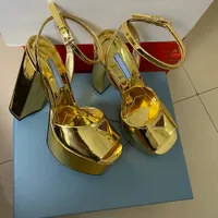 Altın Ayna Deri Sandalet Gerçek İpek Açık Toe Platform Pompası Kalın Yüksek Topraklı Sandalet 140mm Kadın Lüks Tasarımcı Resmi Ayakkabı Akşam Fabrika Ayakkabıları