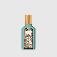 Dames parfum elegante en nobele geur rijk bloemen parfum
