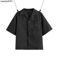 Diseñador 2023 Mujeres de los Estados Unidos para hombres Tamisetas Polos de ocio Prads blusas Camisa clásica holgada de nylon de alta calidad invertida