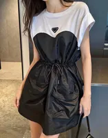 Tasarımcı Sıradan Elbise Denim Kadınlar Elbise Moda Eşleşen Kemer Kemer İnce Etek Yaz Beach Street Etek Siyah Mavi Boyut S-L