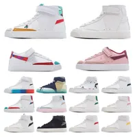 2023 New Kids Blazer Chaussures Chaussures Chaussages Childout Youth Boys Girls Trainers Designer Shoe Plateforme Sneakers Vintage Blazers Multi Color Jumbo Pink Mid 77 Taille 22-35