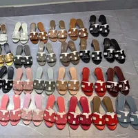 2023 الصيف Slippers New Oram Oram Women's Heel Sandals Slippers Slippers Luxury Leather Summer Classic Passion Beach Jelly Slippers 35-40