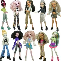 Preços baixos em Vestido sem marca Monster High sem Roupas e Acessórios de Bonecas  antigas