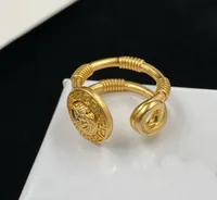 Vrouwen zwarte kleur gouden hars epoxy ringen medusa hoofd portret griekenland meanderpatroon 18k goud vergulde medusa's mannen open ring ontwerper sieraden vrr13