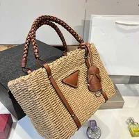 High quality 2022 new fashion tote straw bag Pearl chain portable bucket bags foreign style messenger rattan bag cabbage basket large capaci