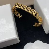 Fashion Letter Bangle Designer Bracelet For Mens Women Hollow Out Gold Love Bracelets V Men Gifts Womens Luxury Jewelry With Box 2022