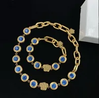 Mode ny designad hänge blå kristall kvinnor halsband banshee medusa huvud porträtt 18k guld pläterade damer halsband designer smycken vc140
