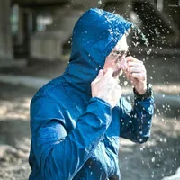 Herrenjacken Sommer wasserdichte schnelle trockene taktische Haut Jacke Mantel M￤nner Kapuze Ultra leichte d￼nne Windbrecher Sonnenschutzarmee Milit￤r