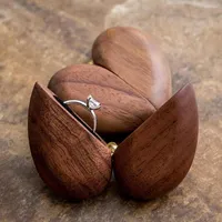 Jewelry Pouches Unique Mini Ring Storage Box Exquisite Collection Romantic Heart-shaped Creative Black Walnut For Wedding Supplies