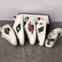 Дизайнерская бренда обувь 100% кожаные кроссовки вышитые цветочные кроссовки Python Tiger Cock Мужчины женщины Классические тренеры любят кроссовки SZ 5-11 NO9