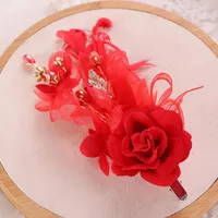 Haarclips voorzaken met rode bloemblad veer glanzende kristal haarspelden hoofddeksels bruid noiva trouwjurk sieraden accessoires