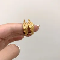 Hoop Ohrringe Hypoallergene trendige Textur k￼hn lockig Titanstahl kleine Gr￶￟e Twisted String Design Gold Reifen f￼r Frauen