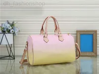 Axelväskor lyxiga designers väskor kvinnor damer färg gradient mönster mode handväska handväskor väska boston diagonal axel 2022 toppkvalitet