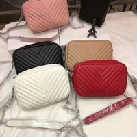 Womens Designer Väskor av högsta kvalitet 2022 Kvinnor Läderhandväskor Flap Shoulder Bag Female Stripe Ladies Brand Imitation Handväska Plånböcker Lyx