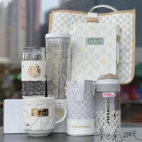 Mugs Starbucks cup classic platinum magic color fish scale black gold chain capsule glass straw mark thermos cup bag