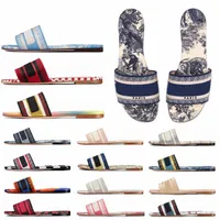 2022 dames paris sandalen geborduurde brokaatmeisjes strand flip flops borduurwerk luxe platform loafers muilezels ontwerper vrouw slijbanen slippers slippers sandaal 35-42