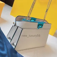 High-quality leather shoulder bag with internal compartments Retro style women's cross-body Bags simple design square Purse with gold chain