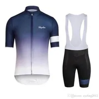 2018 Rapha New Summer Mountain Bike Short-Sleeved Cycling Jersey Kit 통기성 퀵 건조 남자와 여자 타기 셔츠 턱받이 반바지 세트 A22940