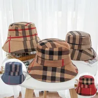 21SS 5color Bucket Hat Wide Brim Hats Suede Fabric Fashion Stripe Brand Designer Grid Women Nylon Autumn Spring Foldable Fisherman2346