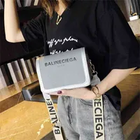 Sacs à bandoulins bon marché 80% de réduction sur l'été Small Fashion Fashion Coréen Version coréenne polyvalente Messenger large ceinture Single Simple