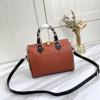 high-quality genuine leather Women Messenger Travel bag Classic Style Fashion bags Shoulder Bags Lady Totes handbags 30 cm With key lock 04