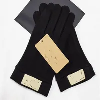 Fashion Gloves Designer Brand Gleves Women Men Winter Warm Luxury Gloves molto di ottima qualit￠ a cinque dita copri273p