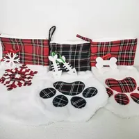 زينة عيد الميلاد عالية الجودة عالية الجودة تخزين كلب الحيوانات الأليفة Plaid Paw Santa Socks Candy Sock Bags Bag Decor Decor Fy7809 907