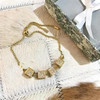 Nouveau style bracelet de mode dor￩ lettre de qualit￩ sup￩rieure mat￩riau en laiton ￩toile bracelet en diamant complet