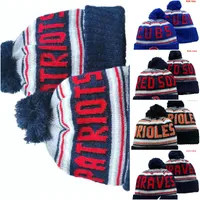 Homens de malha de malha pom a Nova Inglaterra chap￩us esporte knit chap￩u listrado l￣ de l￣ Warm Football Beanies para feminino americano All Team Skull Caps A0