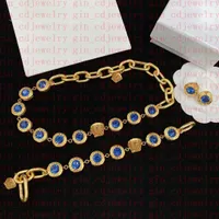 Modedesigner Halsketten gegen Anhänger Banshee Medusa Kopf 18K Gold plattiert Armbänder Ohrringe Ringe Geburtstag Festlichkeit Engagement Geschenke v9