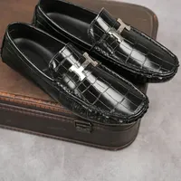 Sapatos masculinos de alta qualidade Couro PU novo design de fivela de fivela de moda confortável clássico dh1014