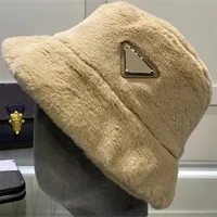 Fashion Teddy Bucket Hat Women Designer Bons occasionnels Banes Fluffy Fisher Chapeaux d'hiver Caps flou