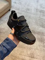 Freedom Shipping 20SS New Mens Desi Portofino 스니커 Luxu Design Shoes Men in Calfskin 및 Patent Leather