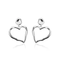 Elegant kvinnors studörhängen S925 Sterling Silver Simple Love Earrings Fashion Heart Shape Ear Studs High Jewelry Birthday Present